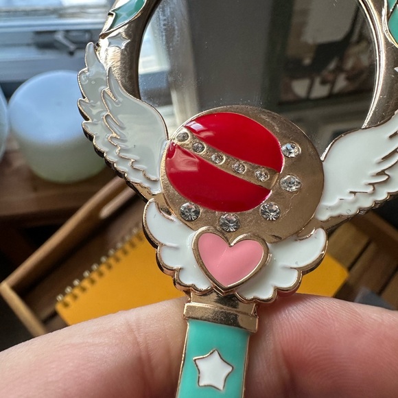 1002-Pink and Red Handheld Mirror with Heart Design - Picture 6 of 8